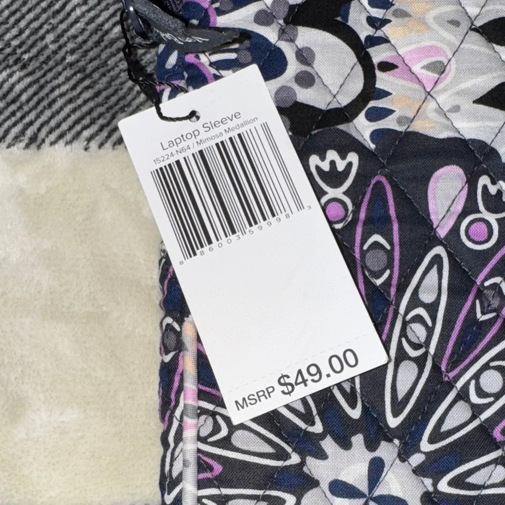 New Vera Bradley Mimosa Medallion Pattern Laptop Sleeve